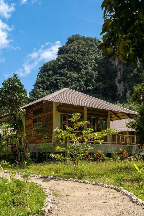 Monkey Mansion - Jungalows & Tours Khao Sok National Park Zewnętrze zdjęcie